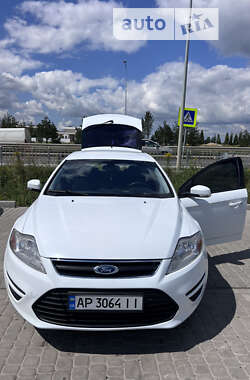 Седан Ford Mondeo 2013 в Пустомитах