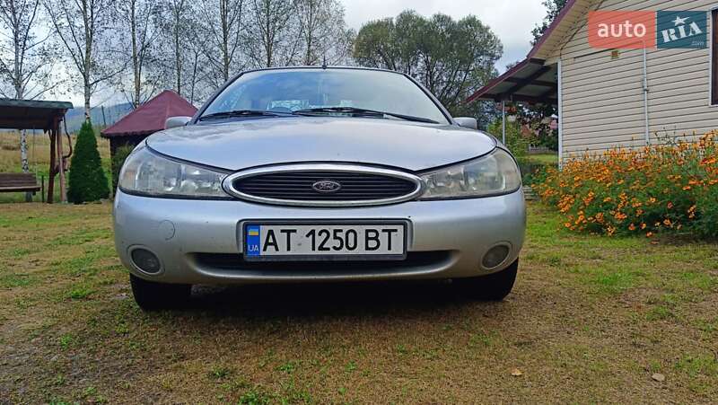 Седан Ford Mondeo 1998 в Долине