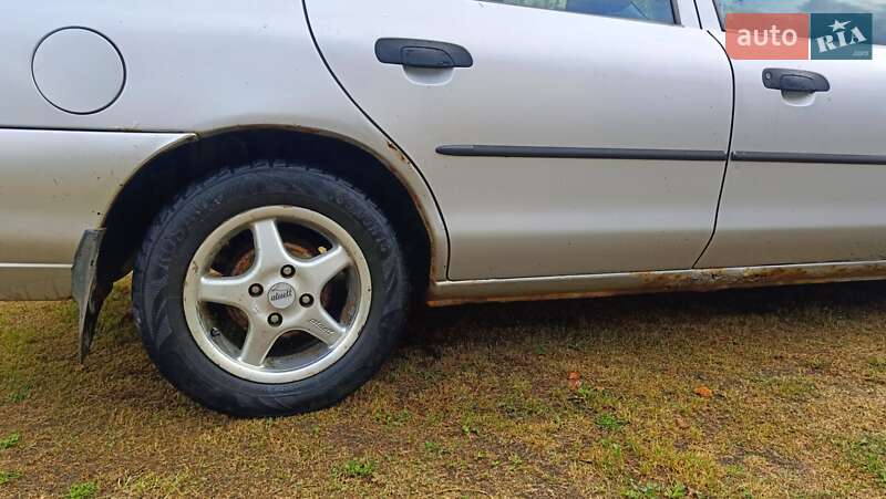Седан Ford Mondeo 1998 в Долине