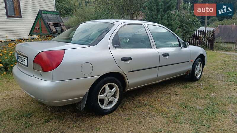Седан Ford Mondeo 1998 в Долине