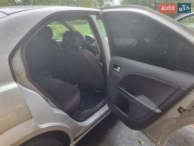 Лифтбек Ford Mondeo 2001 в Трускавце