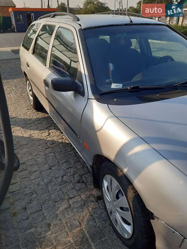 Універсал Ford Mondeo 1998 в Коростишеві