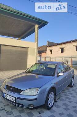 Седан Ford Mondeo 2002 в Сваляві