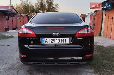 Седан Ford Mondeo 2010 в 