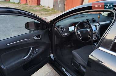 Седан Ford Mondeo 2010 в 