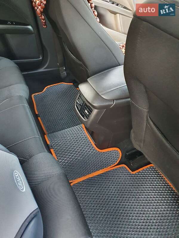 Лифтбек Ford Mondeo 2017 в Ивано-Франковске фото 23 Лифтбек Ford Mondeo 2017 в Ивано-Франковске