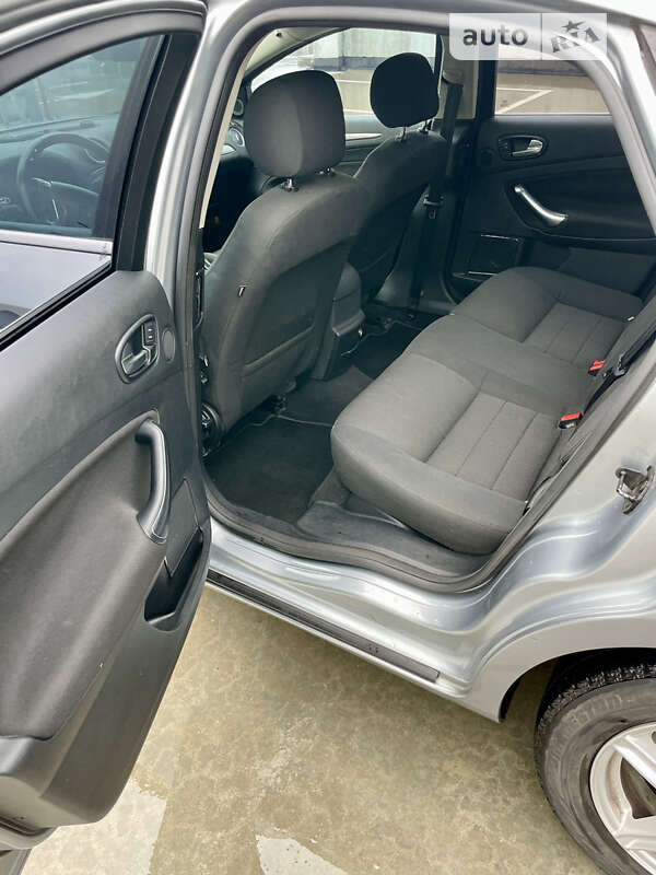 Седан Ford Mondeo 2010 в Киеве