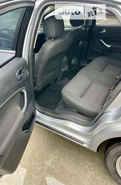 Седан Ford Mondeo 2010 в 