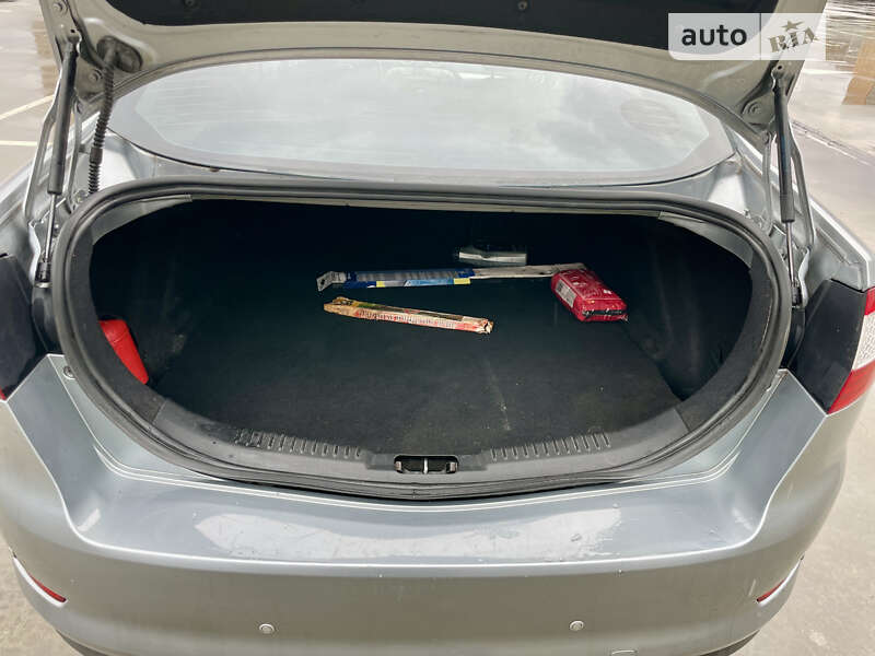 Седан Ford Mondeo 2010 в Киеве