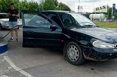 Седан Ford Mondeo 1999 в Києві