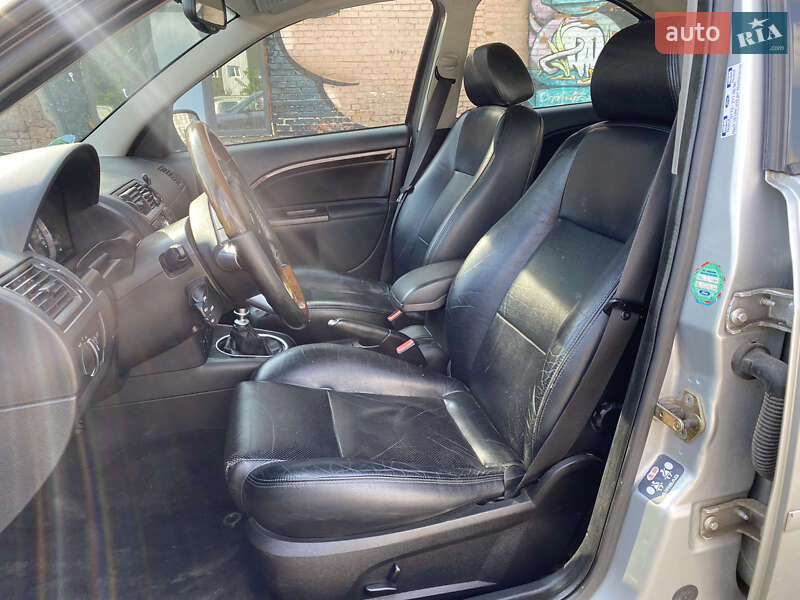 Ліфтбек Ford Mondeo 2001 в Луцьку