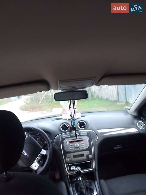 Лифтбек Ford Mondeo 2009 в 