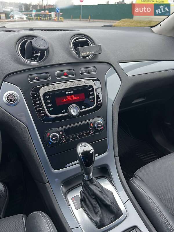 Лифтбек Ford Mondeo 2013 в Киеве
