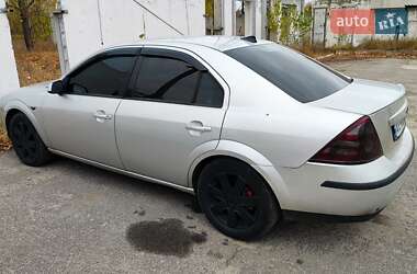 Седан Ford Mondeo 2002 в Чугуєві