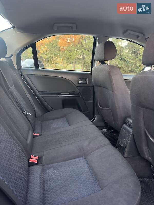Седан Ford Mondeo 2005 в Дубні