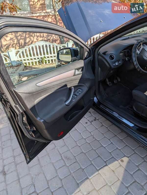 Седан Ford Mondeo 2011 в Виннице