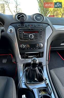 Седан Ford Mondeo 2010 в 