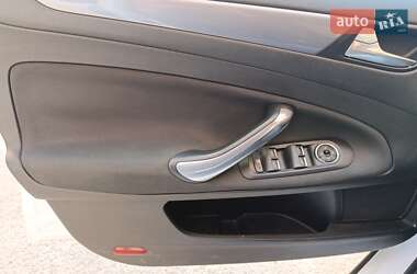 Седан Ford Mondeo 2012 в 