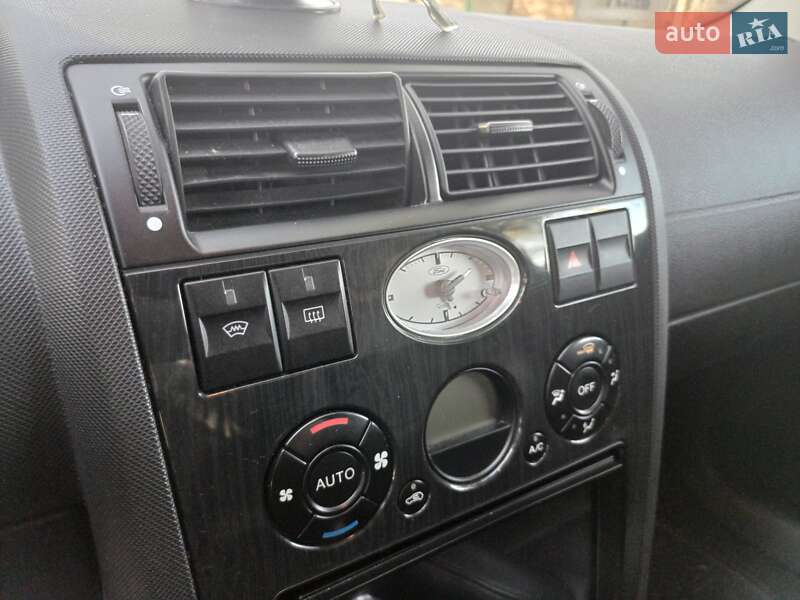 Универсал Ford Mondeo 2002 в Луцке