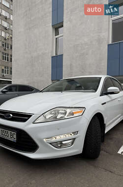 Седан Ford Mondeo 2012 в 