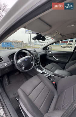 Седан Ford Mondeo 2012 в 