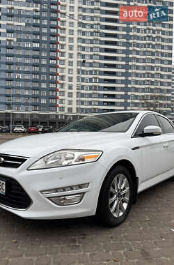 Седан Ford Mondeo 2012 в 