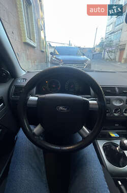 Лифтбек Ford Mondeo 2001 в Виннице