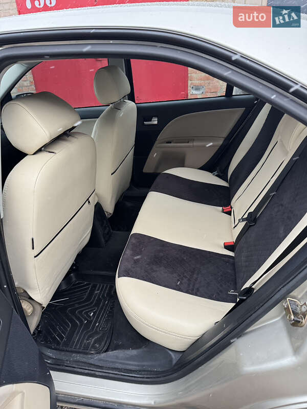 Седан Ford Mondeo 2004 в Кропивницком