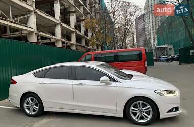 Седан Ford Mondeo 2015 в 