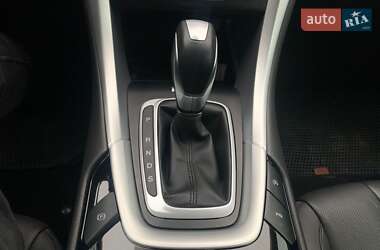 Седан Ford Mondeo 2015 в 