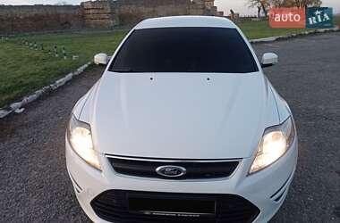Седан Ford Mondeo 2012 в 