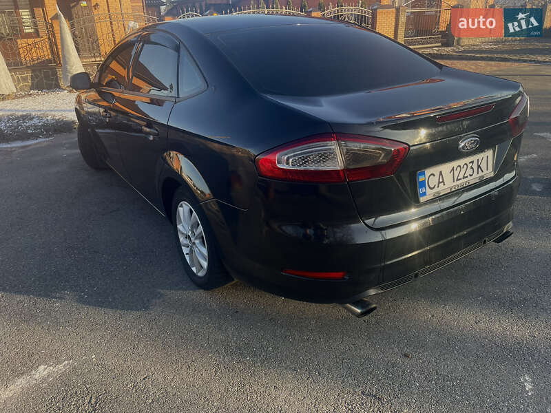 Седан Ford Mondeo 2012 в Шполе
