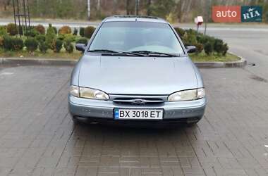 Седан Ford Mondeo 1994 в Староконстантинове