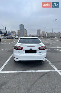 Седан Ford Mondeo 2012 в 