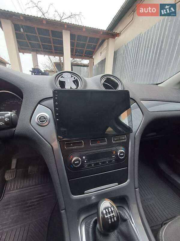 Седан Ford Mondeo 2012 в Мукачево