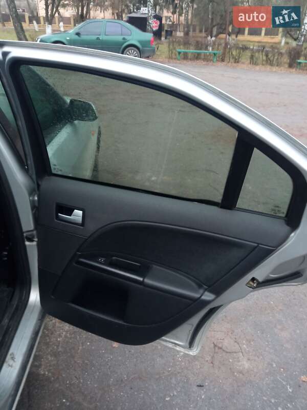 Седан Ford Mondeo 2002 в Кременце