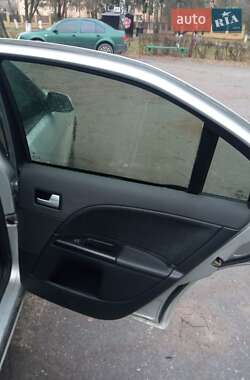 Седан Ford Mondeo 2002 в 