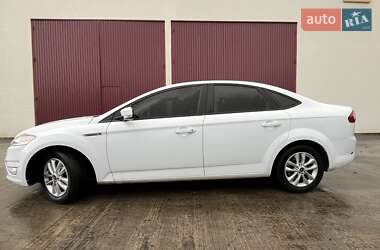 Седан Ford Mondeo 2012 в 