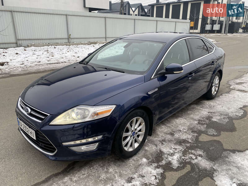 Лифтбек Ford Mondeo 2011 в Гатном