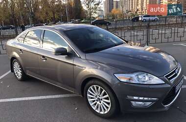 Седан Ford Mondeo 2012 в 