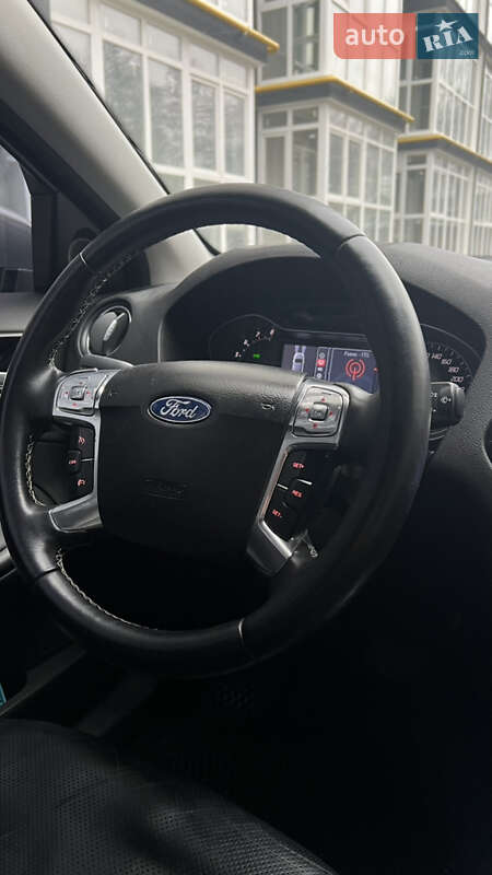 Седан Ford Mondeo 2011 в Чернигове