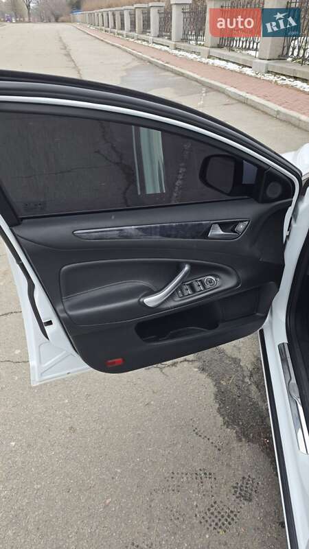 Седан Ford Mondeo 2012 в Умани