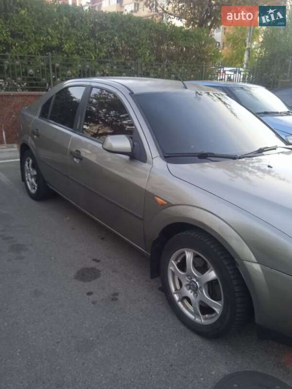 Лифтбек Ford Mondeo 2001 в Киеве
