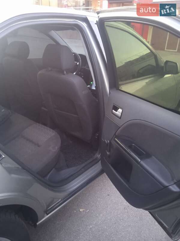 Лифтбек Ford Mondeo 2001 в Киеве