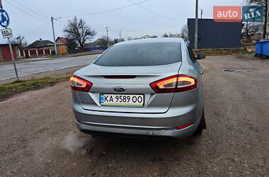 Седан Ford Mondeo 2012 в 