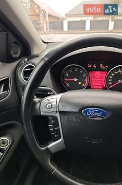 Седан Ford Mondeo 2012 в 