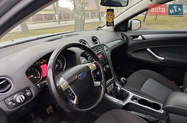 Седан Ford Mondeo 2012 в 