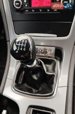 Седан Ford Mondeo 2012 в 