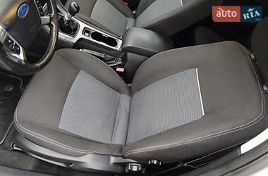 Седан Ford Mondeo 2012 в 