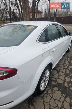 Седан Ford Mondeo 2012 в 